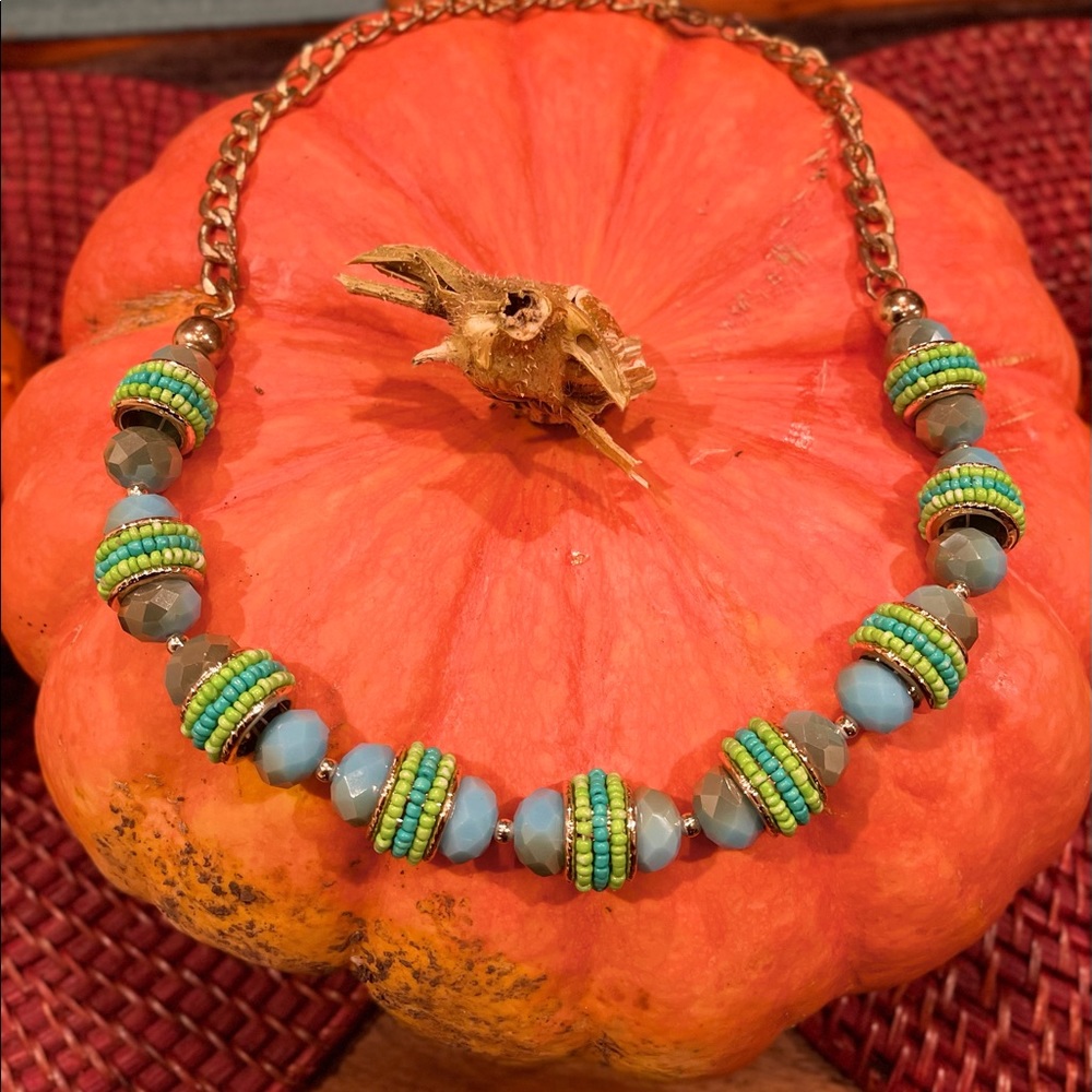 ⬇️Necklace So GORGEOUS Blue/Green/Gold accent Necklace - Picture 1 of 3